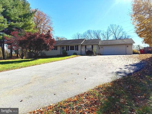 322 Aldrin Ln, MARTINSBURG, WV, 25403-1519 | Card Image