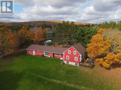 2639 Cabot Trail, House other with 4 bedrooms, 2 bathrooms and null parking in Baddeck NS | Image 3