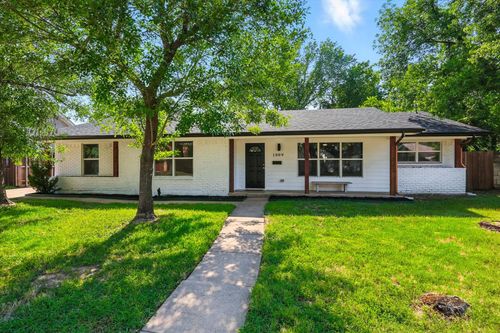 1009 Walnut St, Irving, TX, 75060-3533 | Card Image