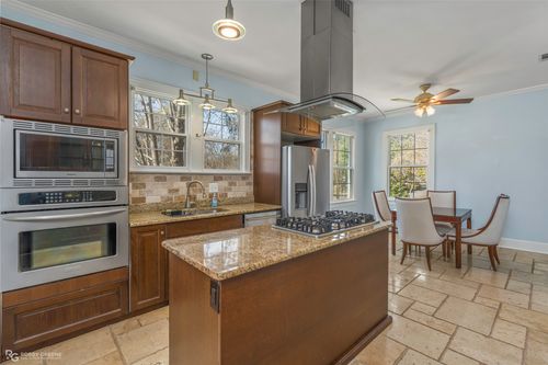 258 Gladstone Blvd, Shreveport, LA, 71104-4511 | Card Image