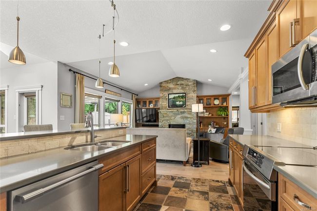 3669 Monterey Dr, House other with 4 bedrooms, 3 bathrooms and 3 parking in Nanaimo BC | Image 11