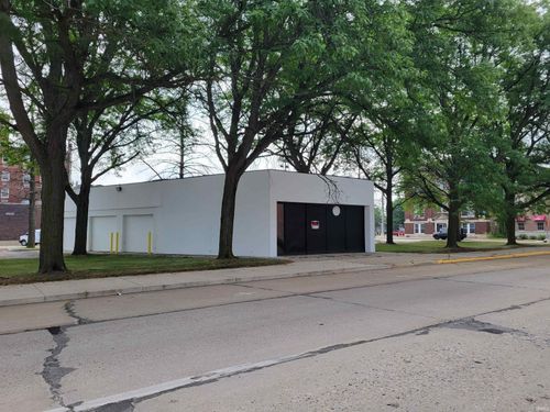 228 W Marion St, Elkhart, IN, 46516-3231 | Card Image