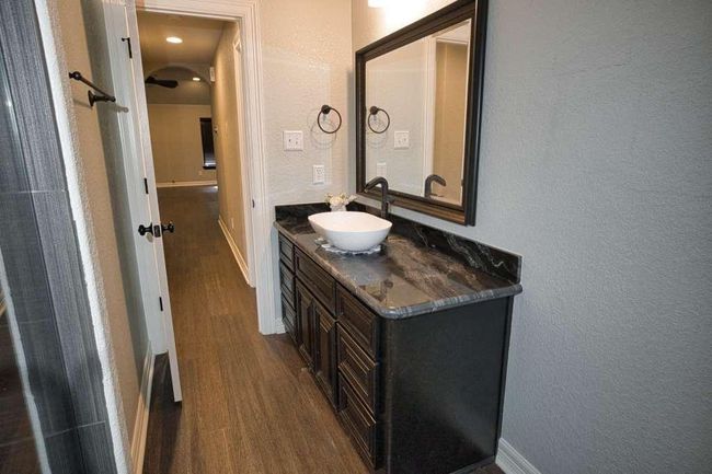 Hall Bath | Image 22