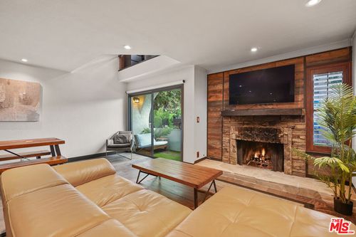 3-10926 Bluffside Dr, Studio City, CA, 91604 | Card Image