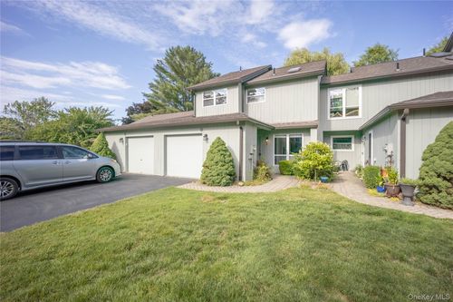 31 Pond Drive W, Rhinebeck, NY, 12572 | Card Image