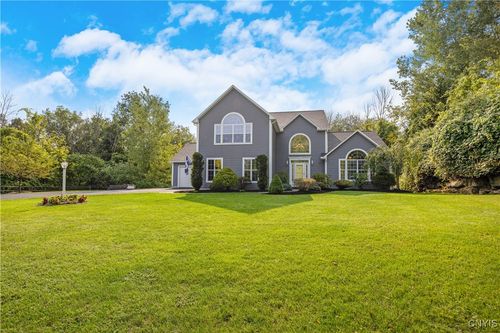 110 Schuyler Dr, Chittenango, NY, 13037-9475 | Card Image