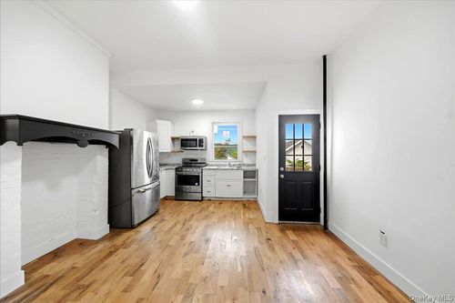1-301 Warburton Ave, Yonkers, NY, 10701-2224 | Card Image