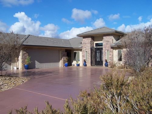 1067 E Silver Falls Dr, Washington, UT, 84780-8245 | Card Image