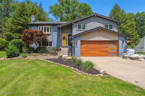 11435 Chippewa Rd, Brecksville, OH, 44141-2167 | Card Image