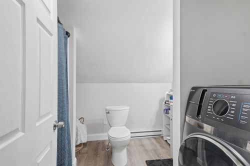 155 Court Street, Exeter, NH, 03833 | Card Image