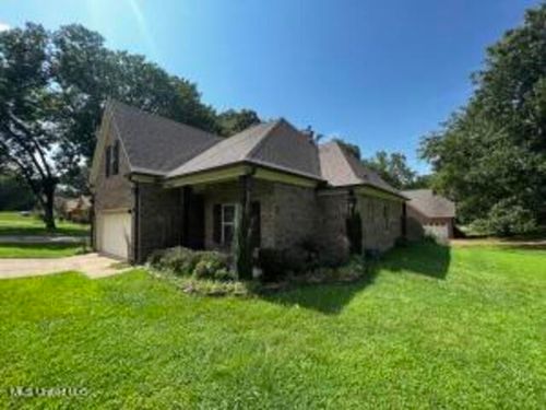 4620 Big Horn Dr S, Nesbit, MS, 38651-9460 | Card Image