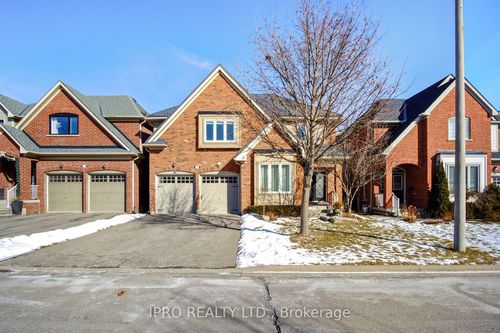 31 Callisto Crt, Mississauga, ON, L5M0A1 | Card Image