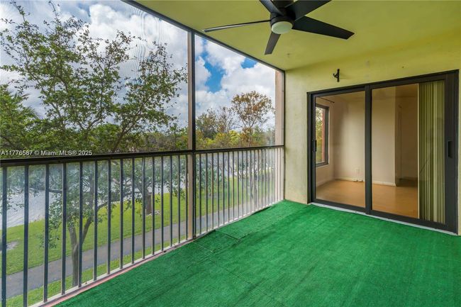 APT-306 - 2206 S Cypress Bend Dr, Condo with 2 bedrooms, 2 bathrooms and null parking in Pompano Beach FL | Image 9