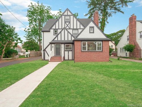 45 Edgewood Rd, Rockville Centre, NY, 11570-3509 | Card Image