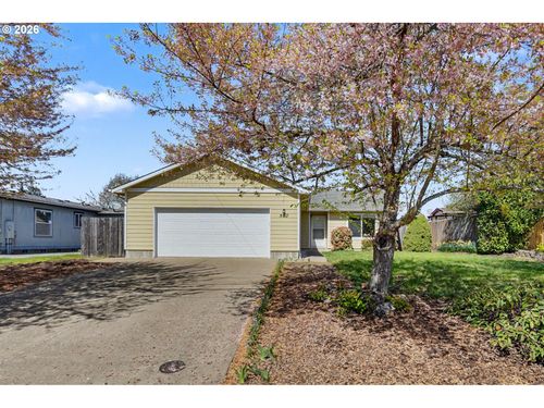 550 Se Hankel St, Dallas, OR, 97338-3016 | Card Image