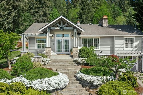 13606 Woodinville Redmond Rd Ne, Redmond, WA, 98052-2016 | Card Image