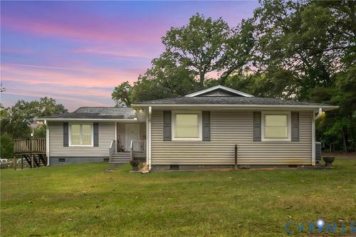 10526 Buena Vista Blvd, North Chesterfield, VA, 23237-4200 | Card Image