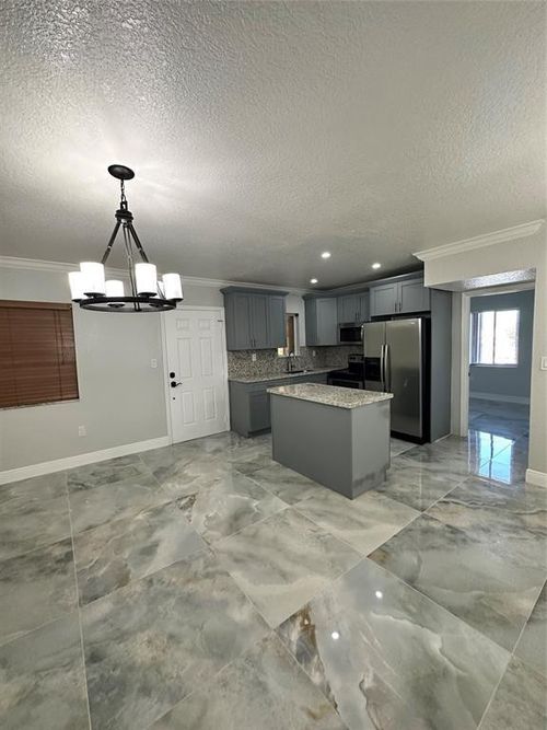 16-2-4050 Nw 135th St, Opa-Locka, FL, 33054-4622 | Card Image