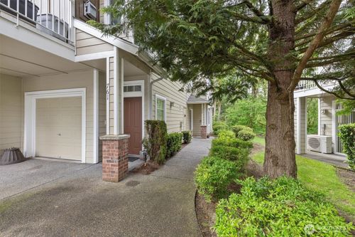 759 241st Ln Se, Sammamish, WA, 98074-3682 | Card Image