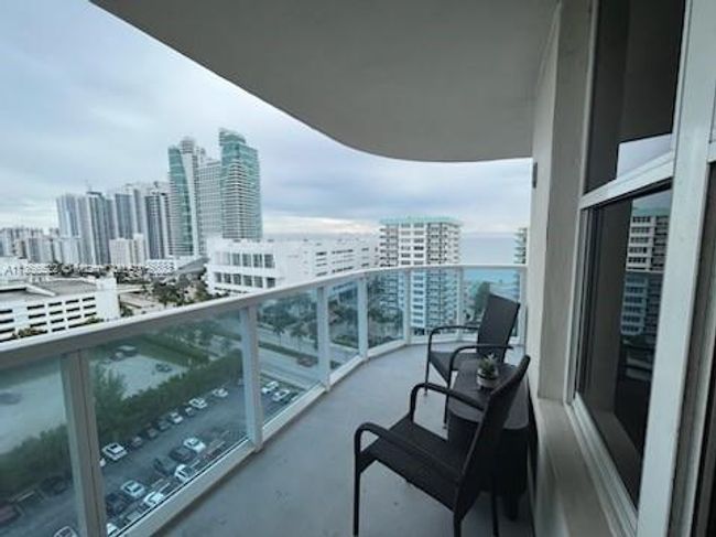 APT-1520 - 3800 S Ocean Dr, Condo with 2 bedrooms, 2 bathrooms and null parking in Hollywood FL | Image 6