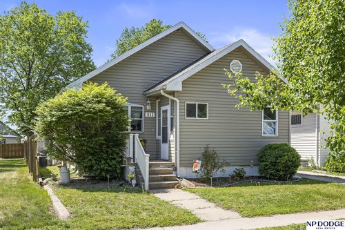 911 W Military Ave, Fremont, NE, 68025-3932 | Card Image
