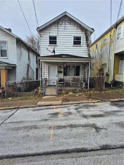 804 Lamont St, Stowe Twp, PA, 15136 | Card Image