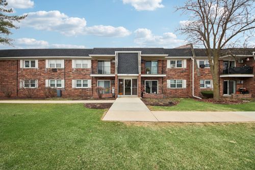 apt-9-2419 Ogden Ave, Downers Grove, IL, 60515-1742 | Card Image