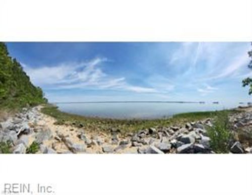 283 Lawnes Neck Dr, Smithfield, VA, 23430-5555 | Card Image