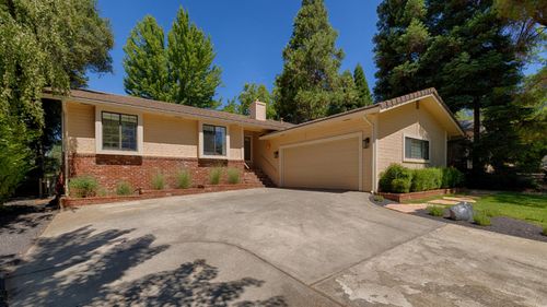 13391 Torrey Pines Dr, Auburn, CA, 95602-8206 | Card Image