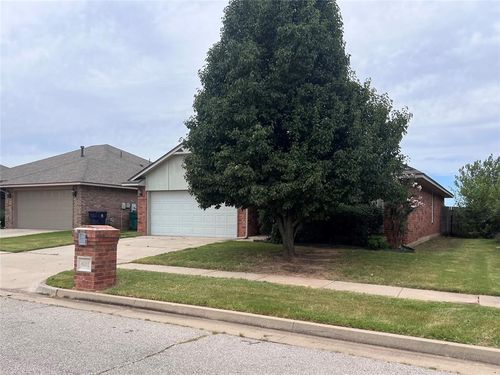 8001 John Robert Dr, Oklahoma City, OK, 73135-7023 | Card Image