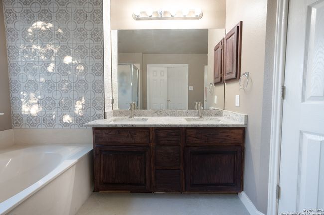 11827 Drought Pass, House other with 3 bedrooms, 3 bathrooms and null parking in Helotes TX | Image 7