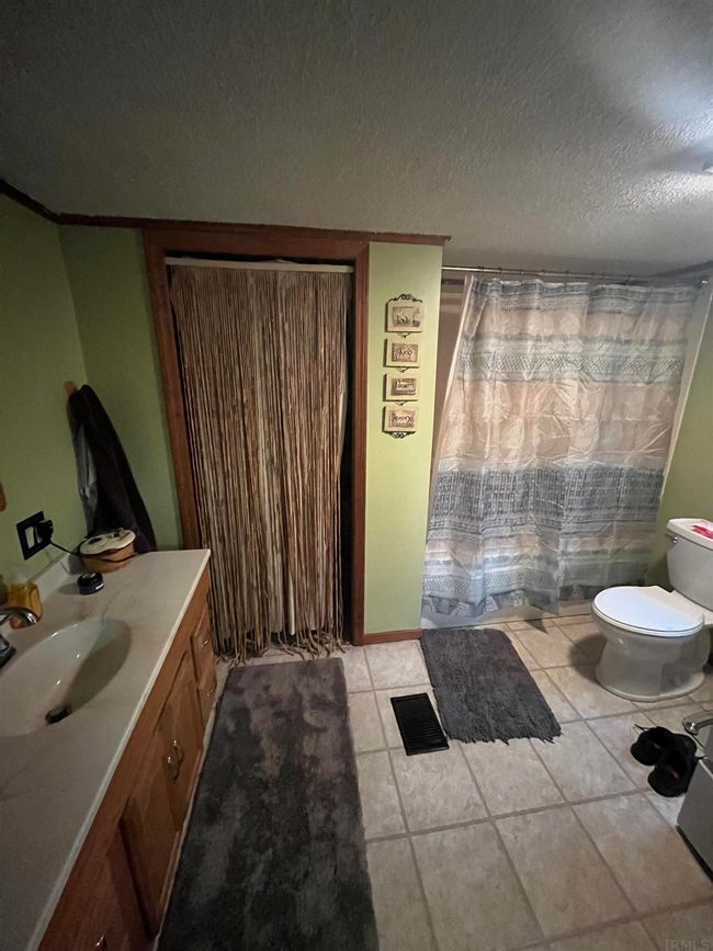 102 W Lyons St, House other with 2 bedrooms, 1 bathrooms and null parking in Swayzee IN | Image 5