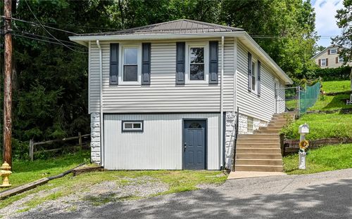 601 Midway Dr, Pittsburgh, PA, 15215-1329 | Card Image