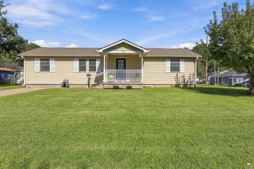 1400 W 1st St, Abilene, KS, 67410-3826 | Card Image