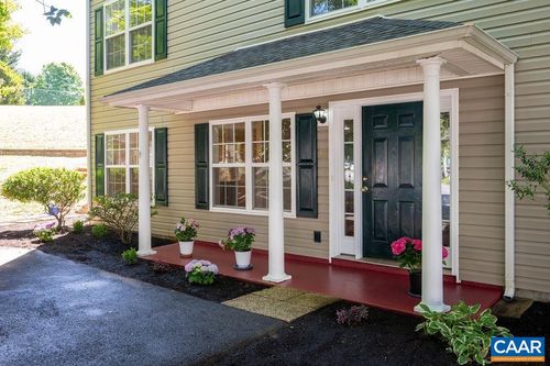 121 Sundrops Ct, CHARLOTTESVILLE, VA, 22902-8247 | Card Image