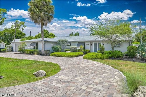 8719 Crest Ln, Fort Myers, FL, 33907-4205 | Card Image