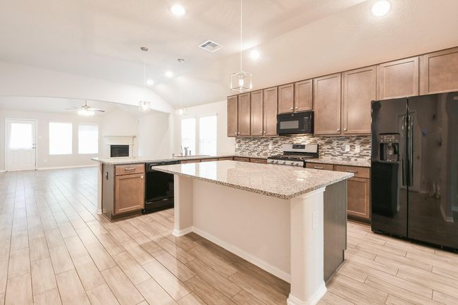 2233 Garden Square Path, House other with 3 bedrooms, 2 bathrooms and 2 parking in Spring TX | Image 21