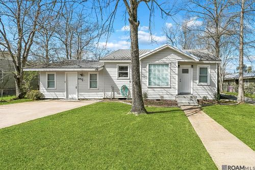 215 Eighth Street Dr, Ponchatoula, LA, 70454-3813 | Card Image