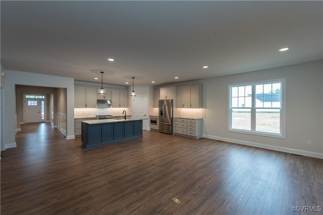 Interior photos of similar home in the community and may demonstrate optional finishes. | Image 11