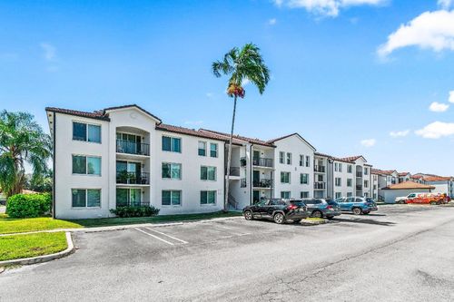 320 Villa Cir, Boynton Beach, FL, 33435-8910 | Card Image