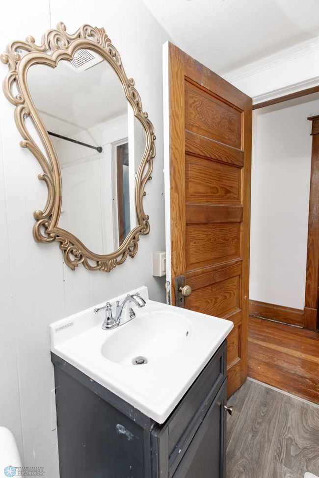 Bathroom 2 - Full | Image 45