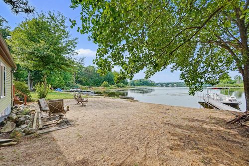 8221 S Island View Dr, Newaygo, MI, 49337-8643 | Card Image