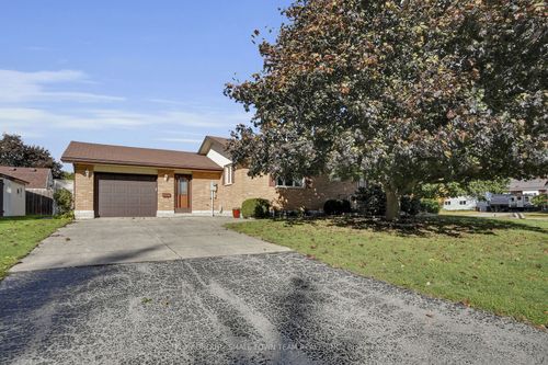 110 John St W, Exeter, ON, N0M1S2 | Card Image