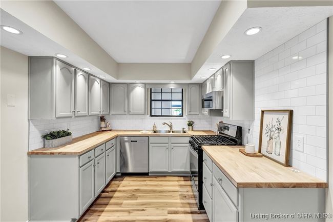 1801 Cliffwood Ct, Home with 4 bedrooms, 3 bathrooms and null parking in New Albany IN | Image 9