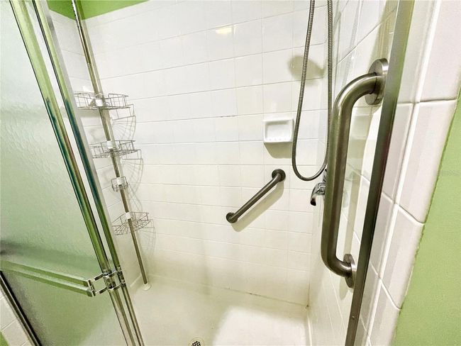 Walk-in shower | Image 38