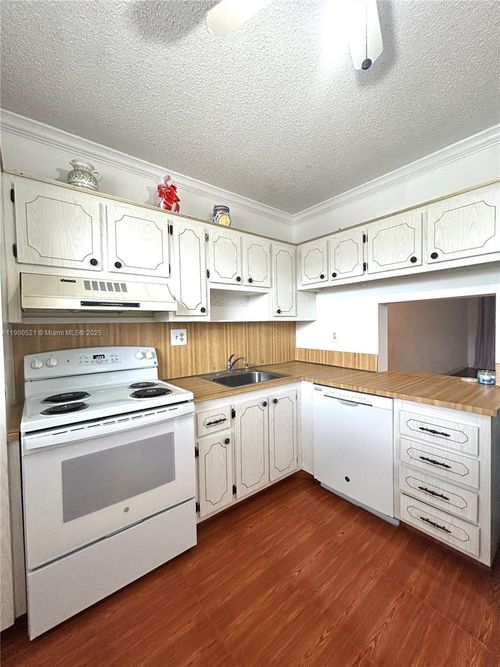 apt-210-6005 Del Lago Cir, Sunrise, FL, 33313-6305 | Card Image