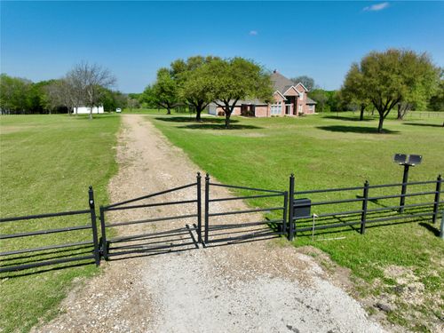 6239 Fm 879, Ennis, TX, 75119-1033 | Card Image