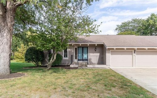 310 Woodbridge Ln, Kansas City, MO, 64145-1331 | Card Image