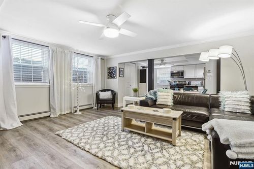 470 Valley Rd, Montclair, NJ, 07043-1866 | Card Image