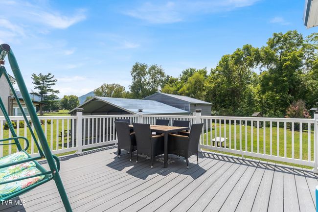 Back patio | Image 36